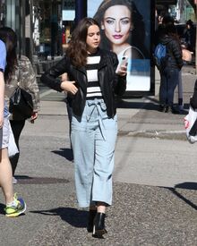 bailee-madison-out-in-vancouver-3-30-2016-7.jpg