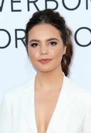bailee-madison-mother-s-day-world-premiere-in-los-angeles-2.jpg