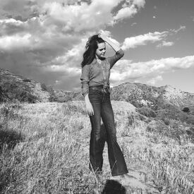 bailee-madison-a-day-in-the-life-of-bailee-madison-from-the-set-of-cowgirl-s-story-for-populartv-jun.jpg