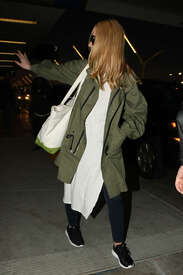 Iggy-Azalea---Arrives-at-LAX-Airport--01.jpg