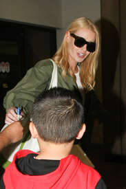 Iggy-Azalea---Arrives-at-LAX-Airport--02.jpg