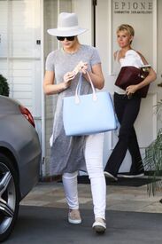 iggy-azalea-leaves-epione-skin-care-center-in-beverly-hills-04-22-2016_4.jpg