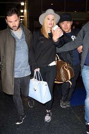 Iggy-Azalea--Arrives-at-JFK-Airport--04.jpg