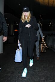 iggy-azalea-at-los-angeles-international-airport-05-18-2016_3.jpg