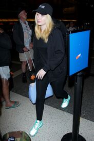 iggy-azalea-at-los-angeles-international-airport-05-18-2016_5.jpg