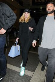 iggy-azalea-at-los-angeles-international-airport-05-18-2016_6.jpg