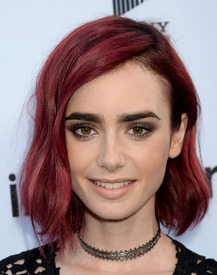 Lily Collins_13.jpg