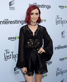 Lily Collins_30.jpg