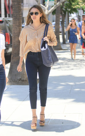 Jessica Alba is seen for a few errands in Los Angeles_11.jpg