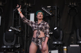 Halsey_BonnarooFestival061016_25.jpg