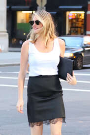 Kate-Upton-in-Black-Mini-Skirt--01.jpg