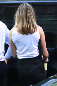 Kate-Upton-in-Black-Mini-Skirt--26.jpg