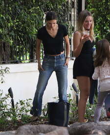 Alessandra-Ambrosio-in-Jeans--13.jpg