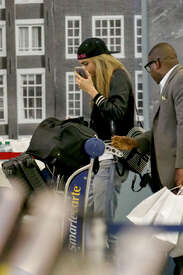 Cara-Delevingne-at-JFK-Airport--04.jpg