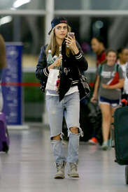 Cara-Delevingne-at-JFK-Airport--09.jpg