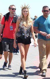 Hailey-Clauson--34th-Annual-Mermaid-Parade--01.jpg