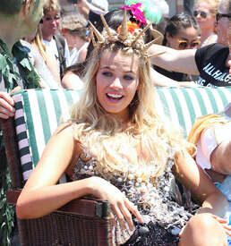 Hailey-Clauson--34th-Annual-Mermaid-Parade--03.jpg