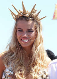 Hailey-Clauson--34th-Annual-Mermaid-Parade--13.jpg