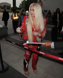 kesha060617BZNimage1.jpg