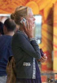 th_Uma_Thurman_candids_6112.jpg