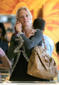 th_Uma_Thurman_candids_7153.jpg