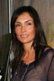 th_Famke_Janssen_10_221.jpg