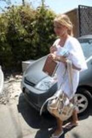 th_Cameron_Diaz_Candids_316.jpg