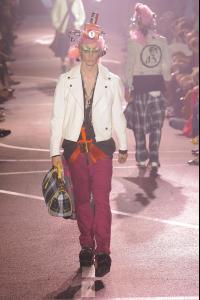 John_20Galliano_20High_20Quality_20Spring_20Summer_202009_20Mens_20Runway_20Pictures_20_322__jpg.jpg