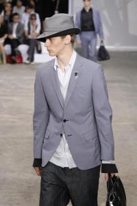 Louis_20Vuitton_20Spring_20Summer_202009_20Mens_20Runway_20Pictures_20_475__jpg.jpg
