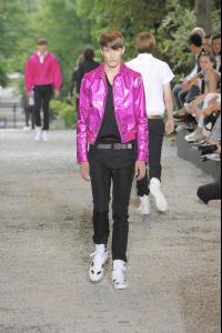 Dior_20Homme_20High_20Quality_20Spring_20Summer_202009_20Mens_20Runway_20Pictures_20_477__jpg.jpg