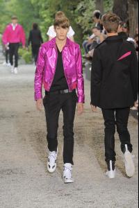 Dior_20Homme_20High_20Quality_20Spring_20Summer_202009_20Mens_20Runway_20Pictures_20_484__jpg.jpg