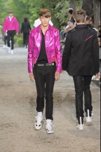 Dior_20Homme_20High_20Quality_20Spring_20Summer_202009_20Mens_20Runway_20Pictures_20_485__jpg.jpg