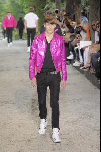 Dior_20Homme_20High_20Quality_20Spring_20Summer_202009_20Mens_20Runway_20Pictures_20_492__jpg.jpg