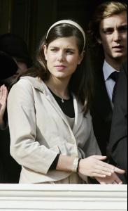 78037_Charlotte_Casiraghi_3_122_426lo.jpg