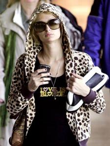 paris_hilton_leopardhoodie.jpg