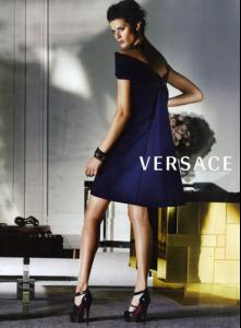 Versace__Fall_Winter_2008_._2009_Ad_Campaign.jpg