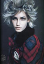 Eugenia_Volodina_Nippon_Vogue_sep_2004_Paolo_Roversi_5.jpg