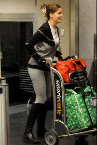 46330_laetitia_casta_arrives_into_lax_080508_02_12.jpg