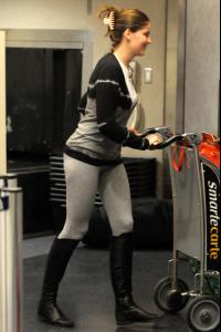 46052_laetitia_casta_arrives_into_lax_080508_03_12.jpg