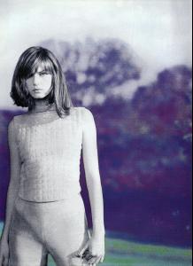 16477_chanel_angela_2000_2_122_944lo.jpg