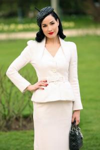 13176_Dita_Von_Teese_122_487lo.jpg