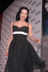 ditavonteesevivaglam012ro6.jpg