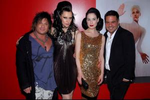 16402_Dita_07a_122_512lo.jpg