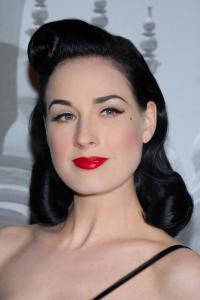 05484_Dita_Von_Teese_Georgio_Armani_Prive_in_NY_002_123_185lo.JPG