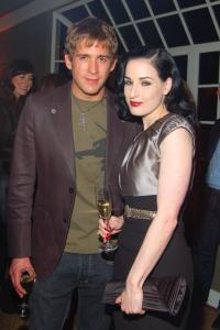 91791_Dita_Von_Teese_celebrity_city_008_122_112lo.JPG