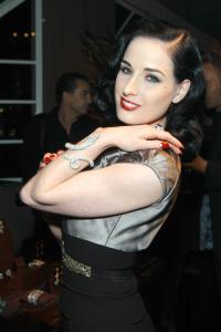 92386_Dita_Von_Teese_celebrity_city_011_122_244lo.JPG