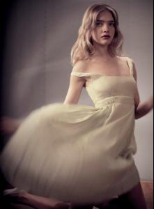 nat_Harper__s_Bazaar_Jan_04_Highlights_From_Milan_by_Glen_Luchford_LJ__sinful_cesar3.jpg