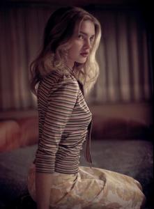 nat_Harper__s_Bazaar_Jan_04_Highlights_From_Milan_by_Glen_Luchford_LJ__sinful_cesar5.jpg