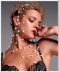 Nat_Vogue_FR_Oct_03__Au_Charme_et_Caetera_by_Inez_van_Lambsweerde__Vinoodh_Matadin_LJ__sinful_cesar91.jpg
