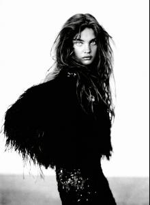 nat_Vogue_IT_Sep04___A_Girl_of_Singular_Beauty_by_Paolo_Roversi_LJ__sinful_cesar6.jpg